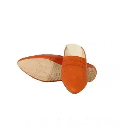 Engraved babouche slipper