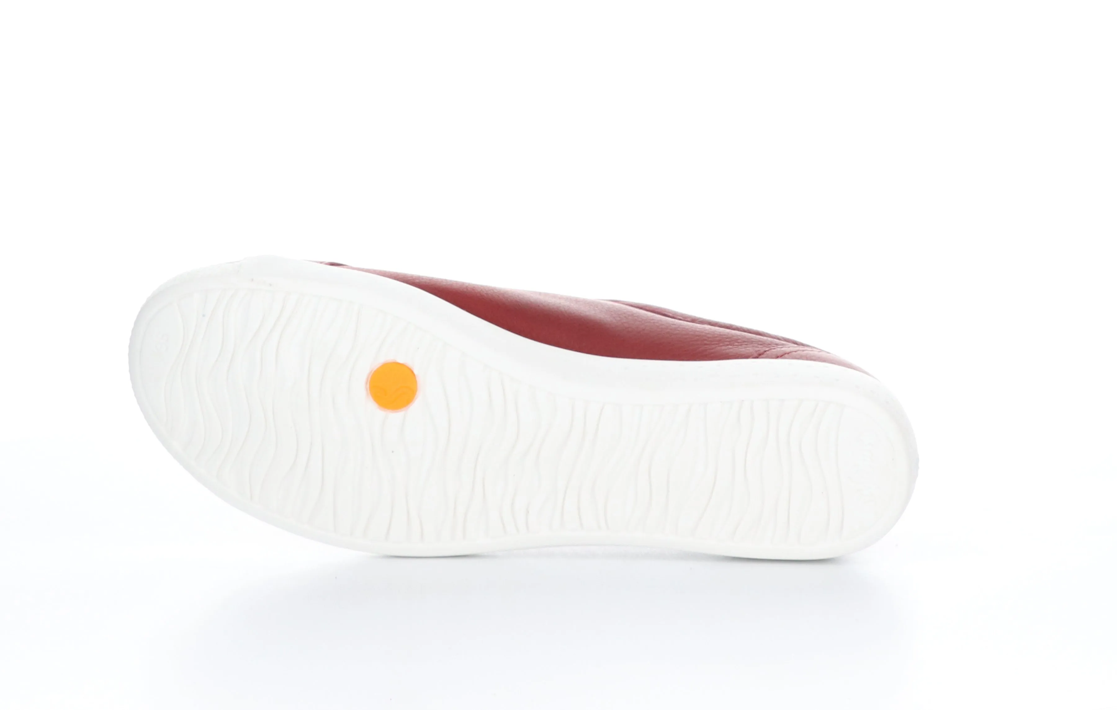 IRIT637SOF Smooth Red W/ Red Elastic Slip-on Trainers
