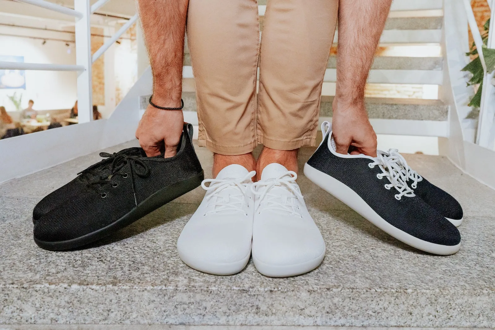 Men's Flow Comfort white sneakers