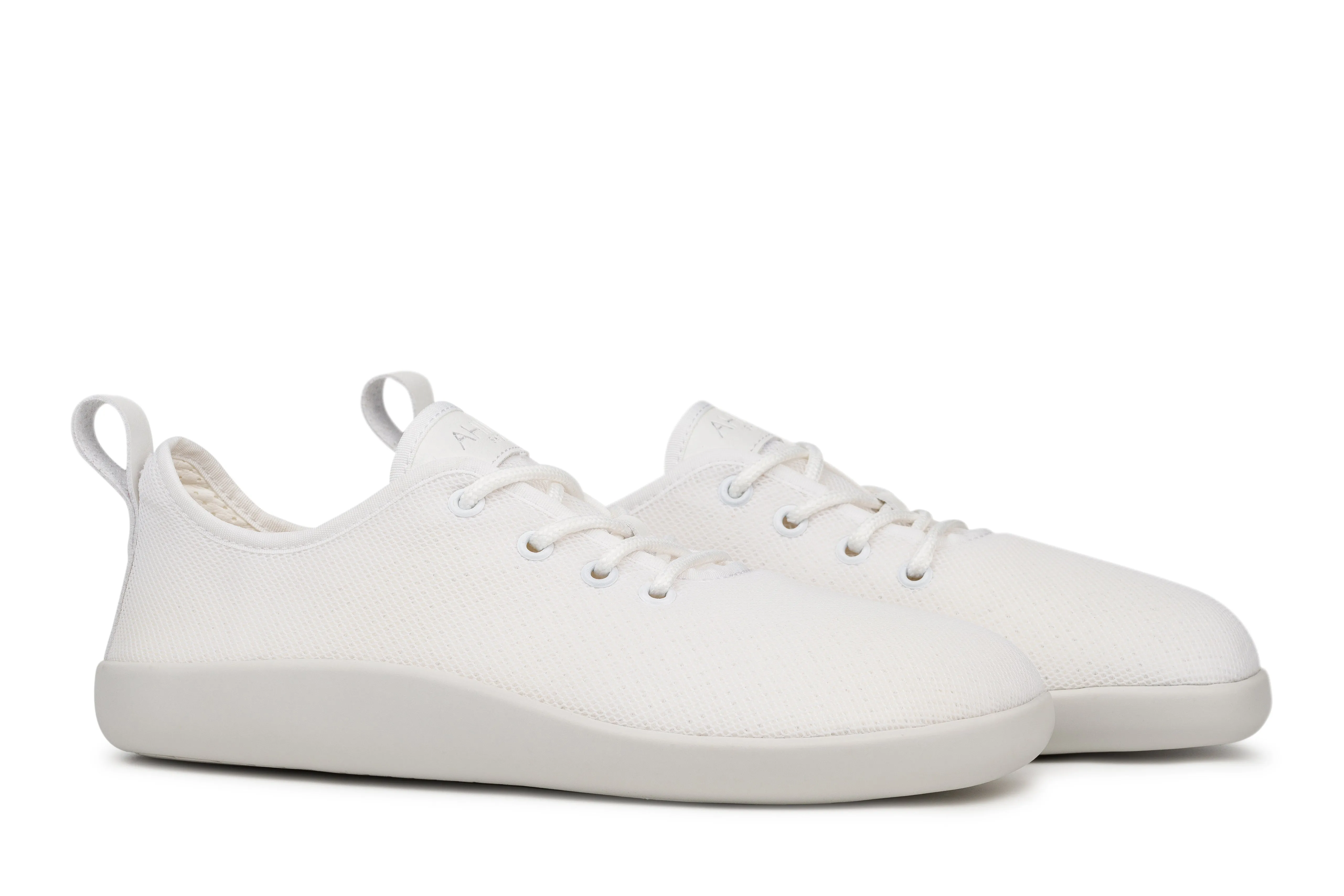 Men's Flow Comfort white sneakers