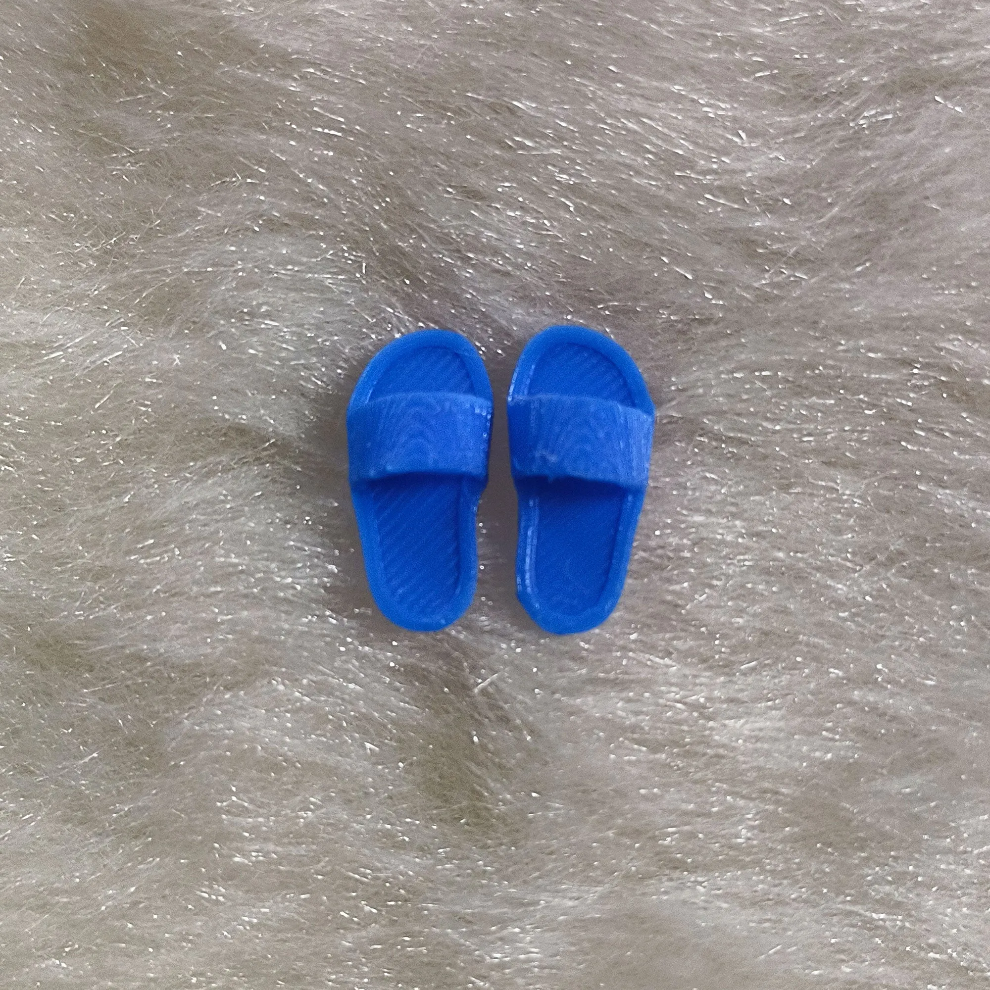 Miniature slippers