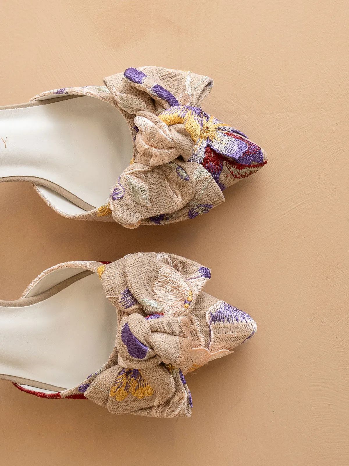 The Jane | Floral Pointed Toe Bow Accent Kitten Heel