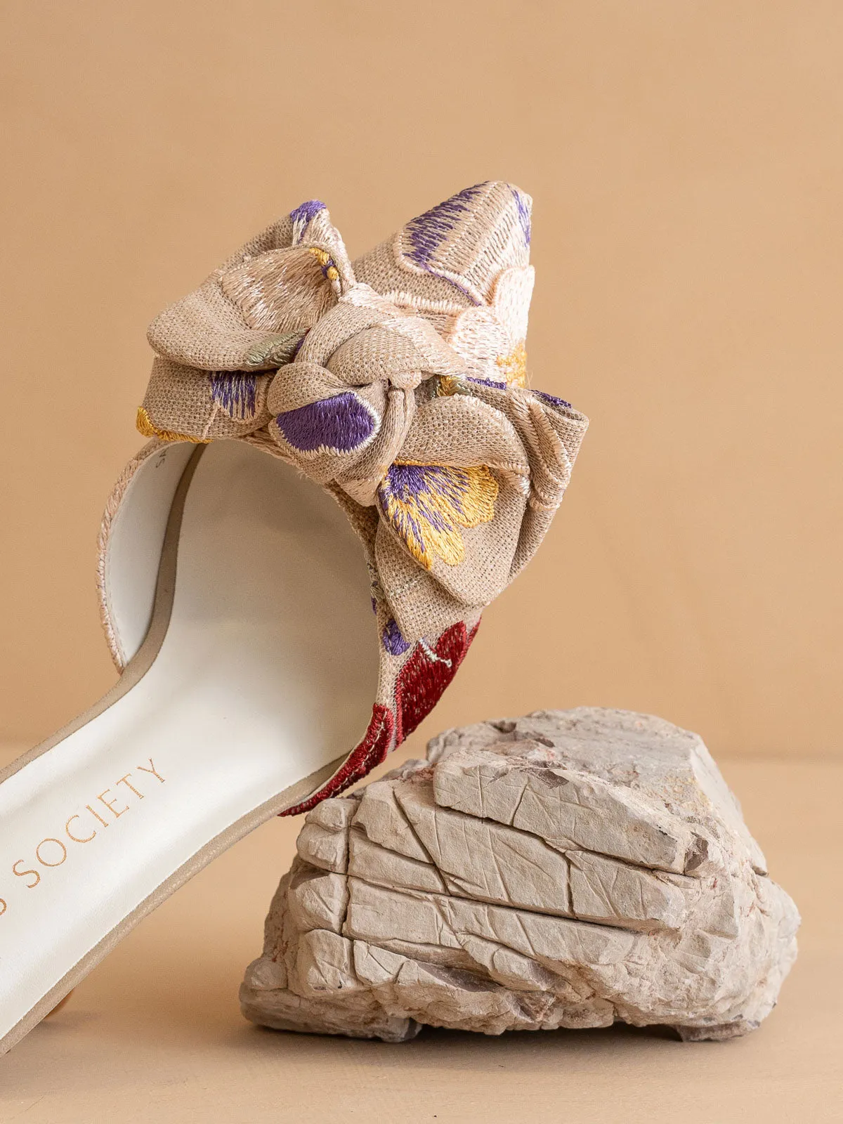 The Jane | Floral Pointed Toe Bow Accent Kitten Heel