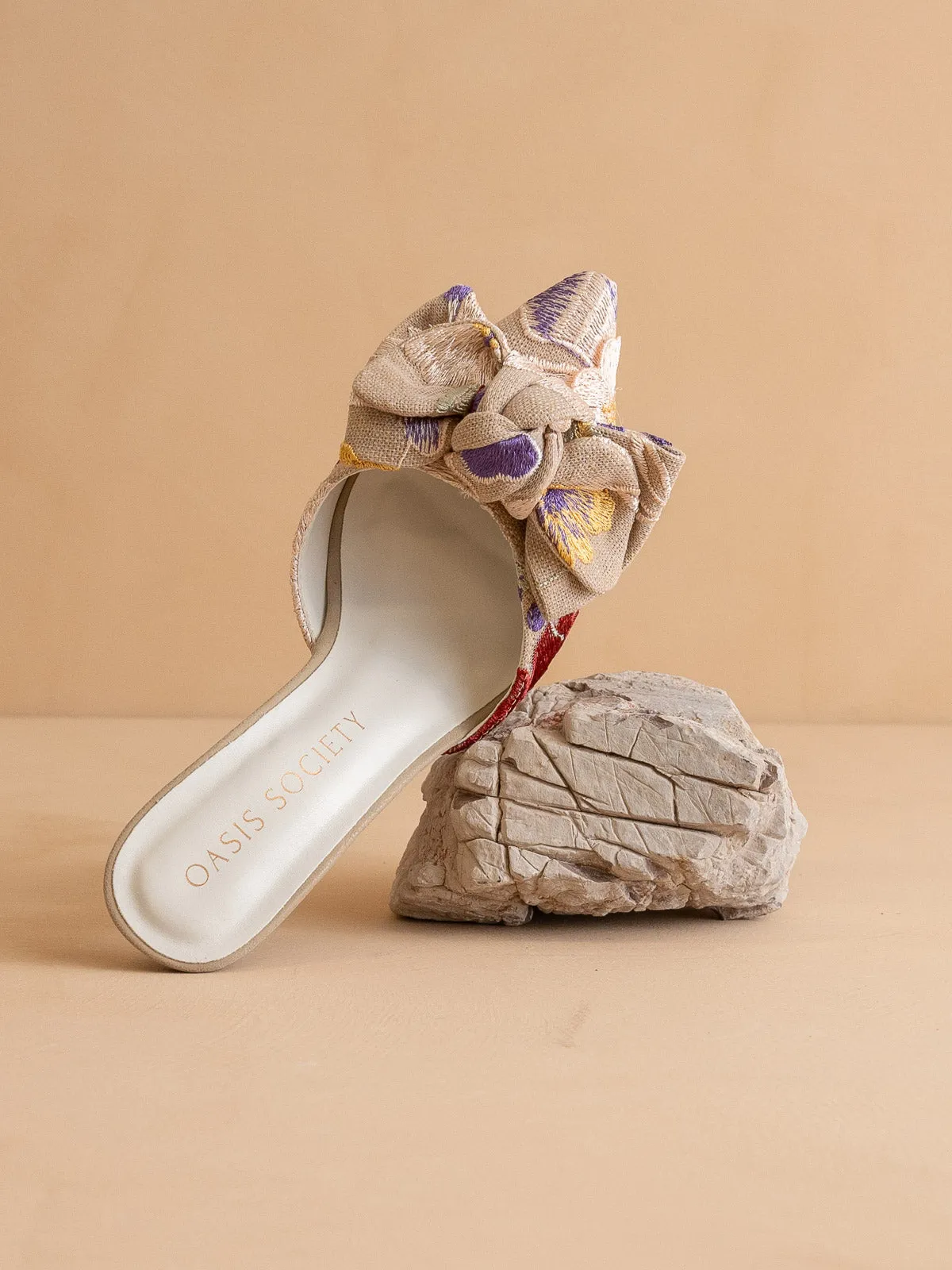 The Jane | Floral Pointed Toe Bow Accent Kitten Heel