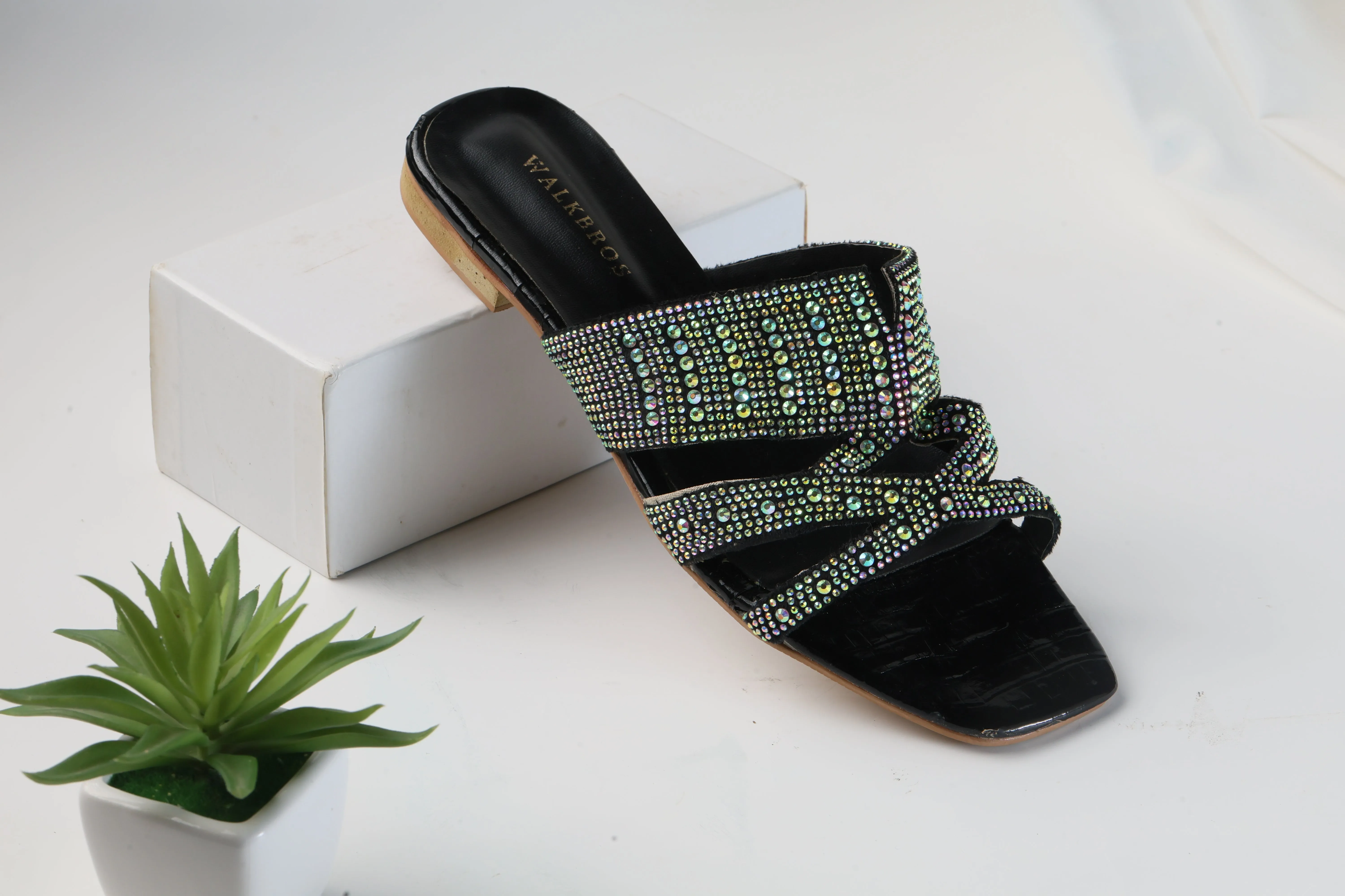 WALKBROS BEAUX FANCY SLIPPERS - BLACK LOUIS