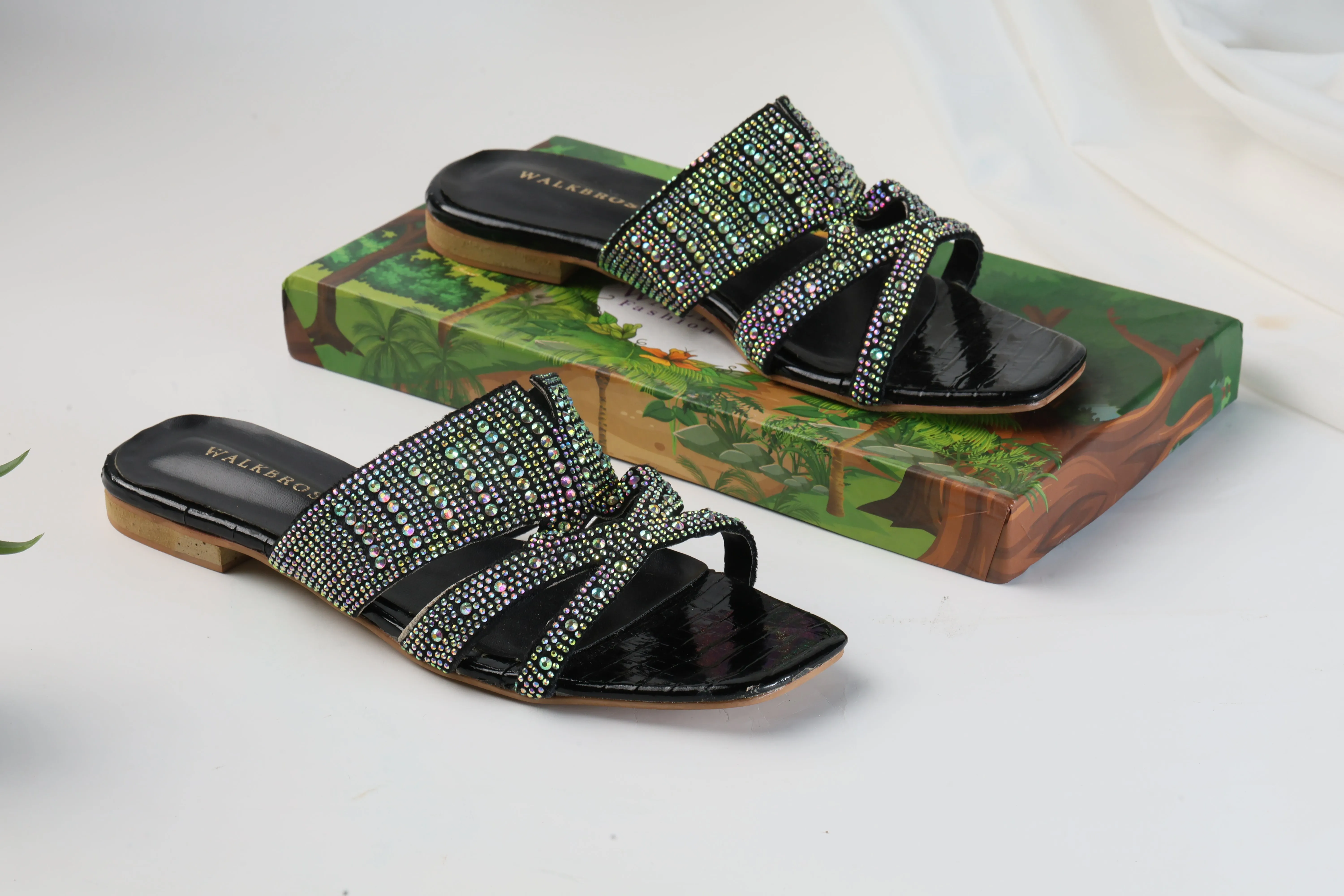 WALKBROS BEAUX FANCY SLIPPERS - BLACK LOUIS