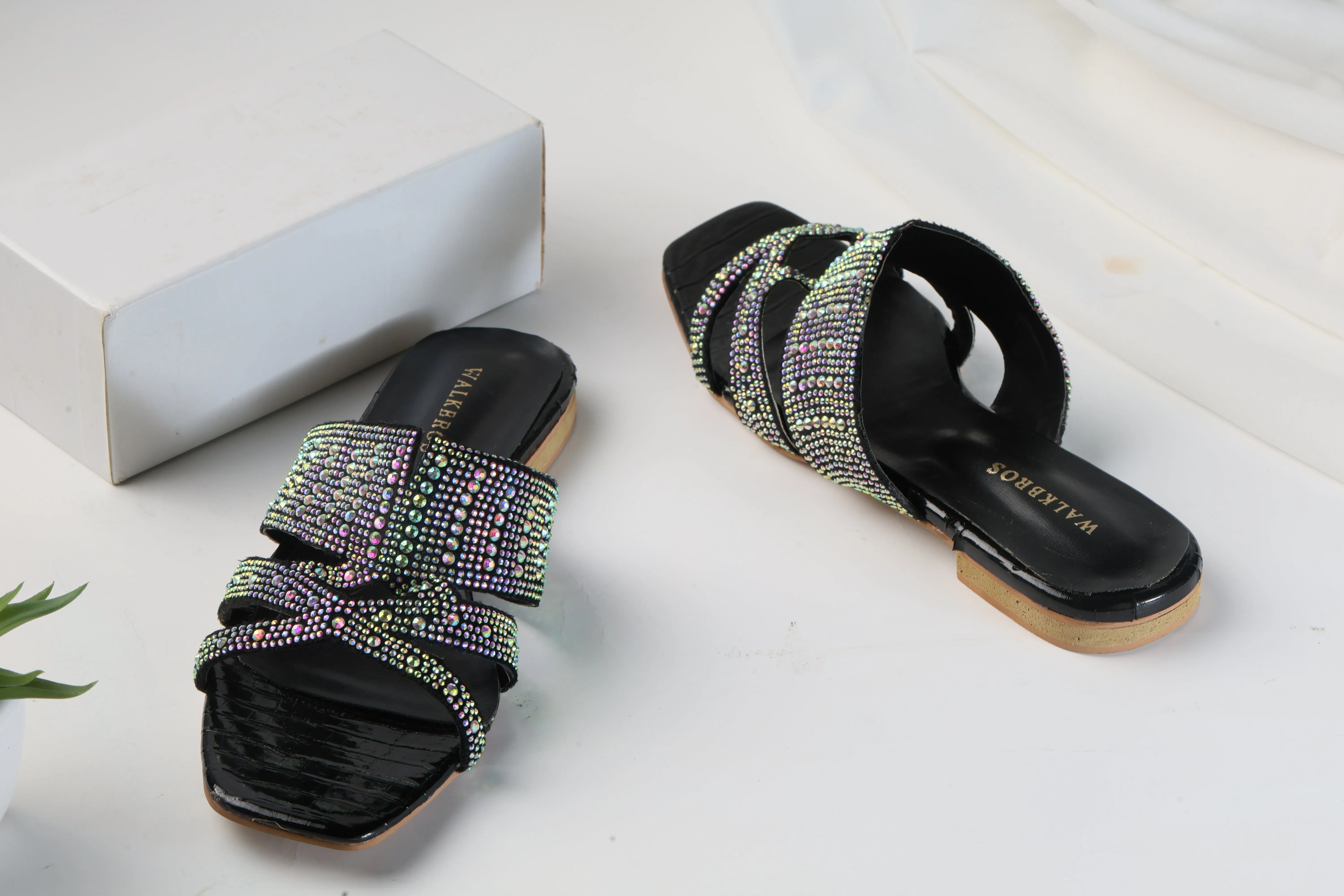 WALKBROS BEAUX FANCY SLIPPERS - BLACK LOUIS