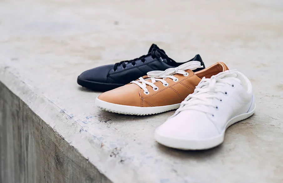 Women’s Vida Comfort white sneakers