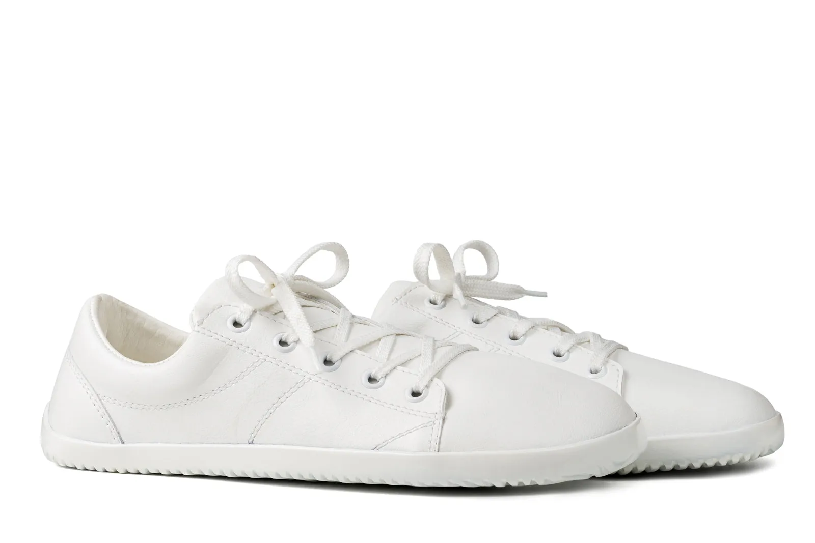 Women’s Vida Comfort white sneakers